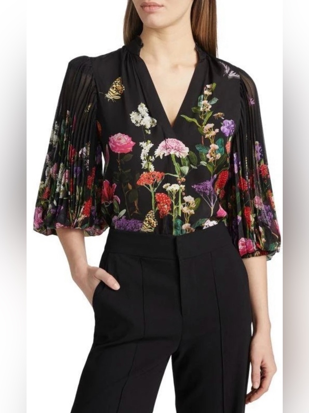 NEW! Alice + Olivia Ilan V-Neck Pleated Blouson Sleeve Blouse - M
